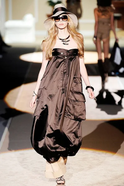 Look 18